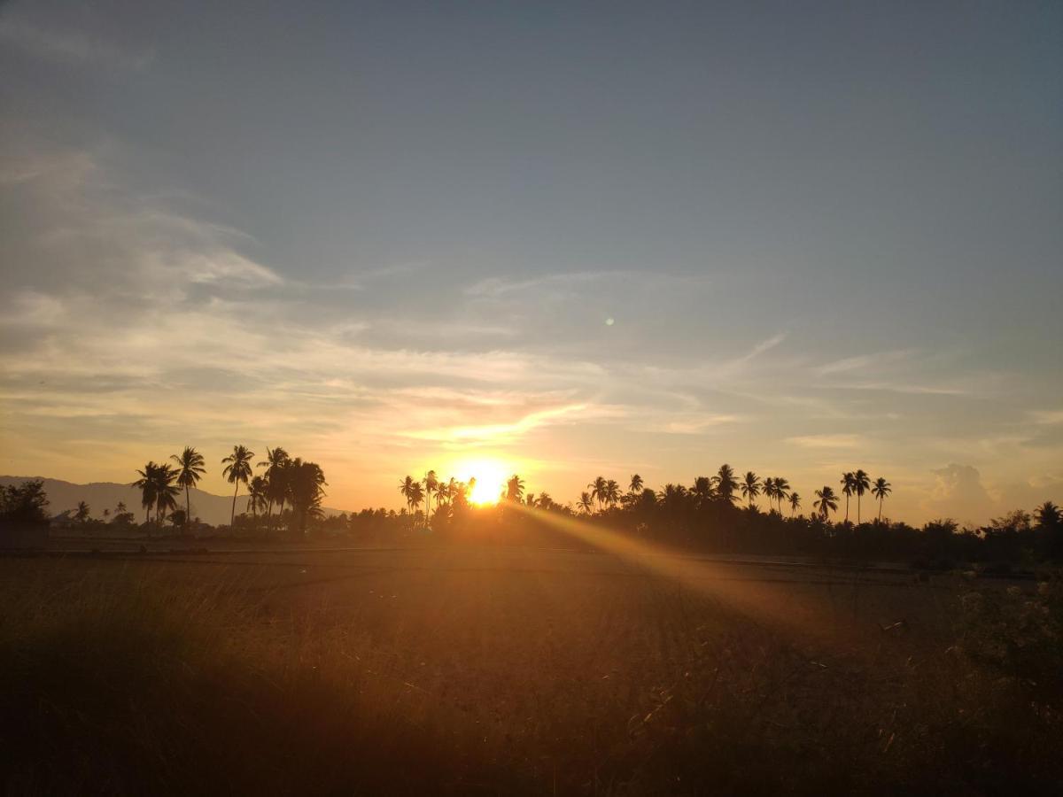 Sunset Homestay By Harry & Mimin Telaga Экстерьер фото